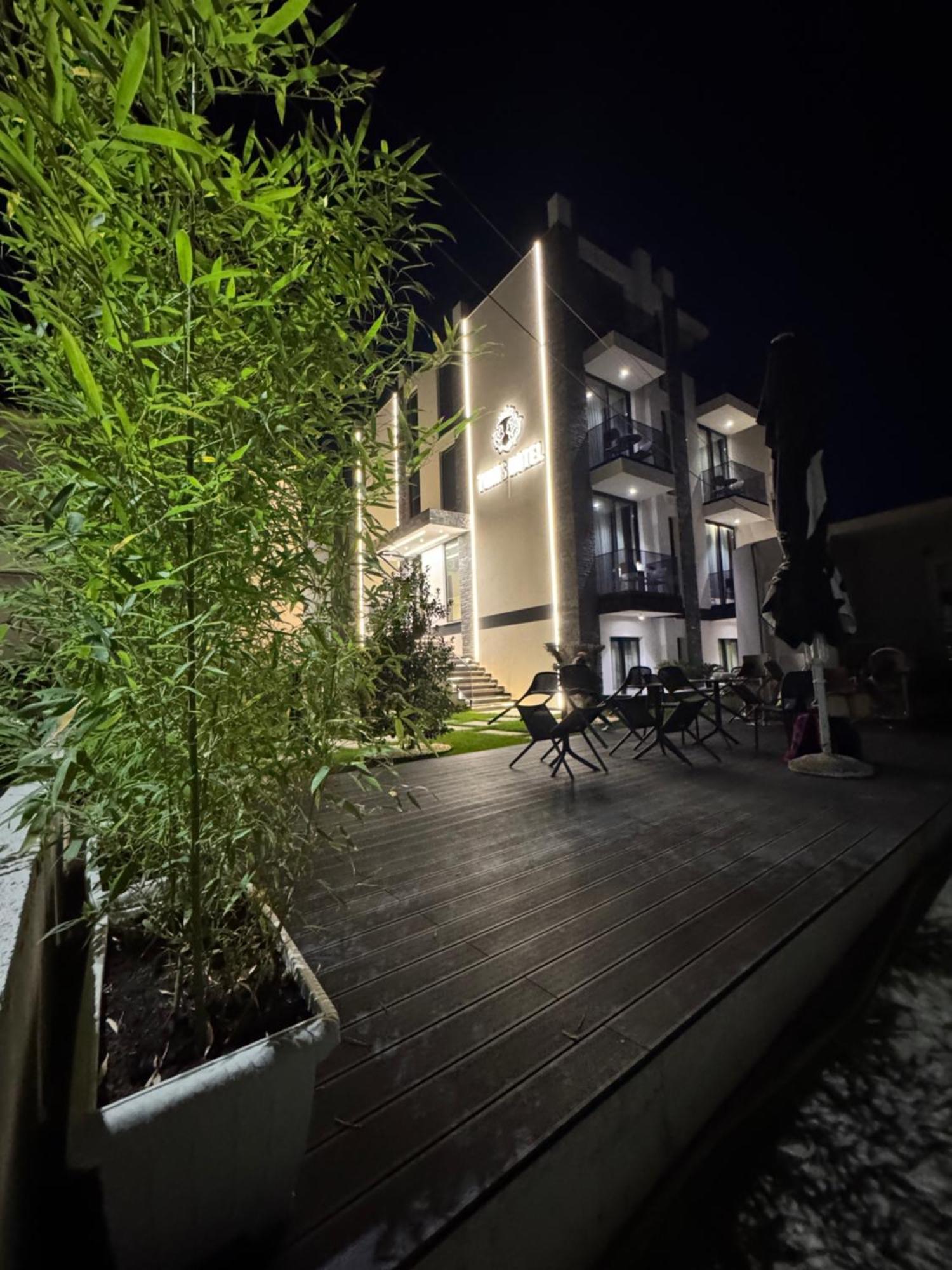 Twins Hotel Vlorë Buitenkant foto